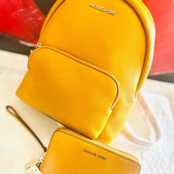 Michael Kors 2pak-BACKPACK /wallet - - Picture 1 of 16